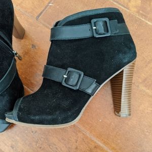 Ann Taylor Loft Black Buckle Heel Booties Sz 8